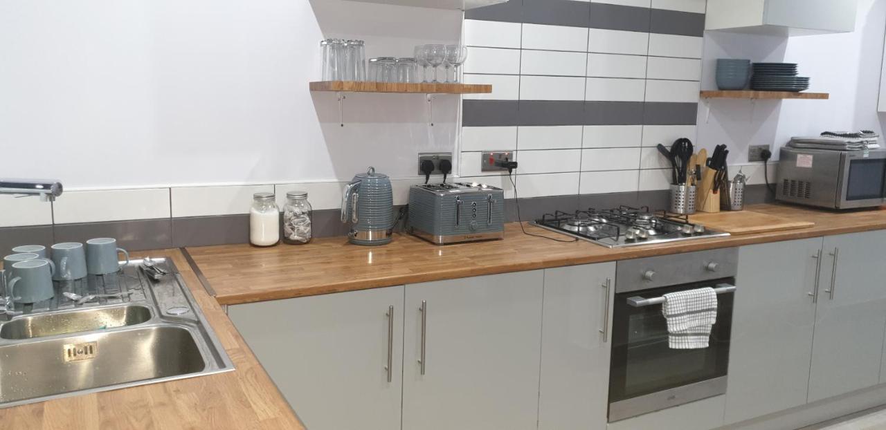 Homestay In Birmingham Sleeps 8 - Free Parking & Wifi Kültér fotó