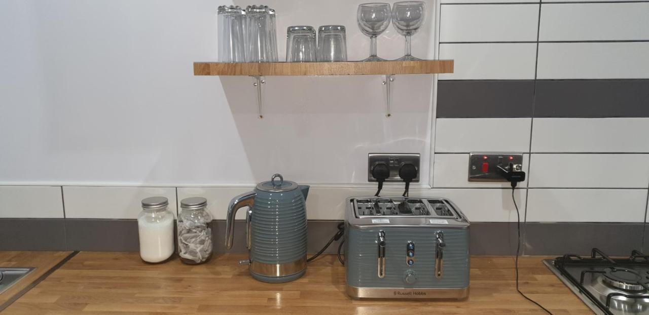 Homestay In Birmingham Sleeps 8 - Free Parking & Wifi Kültér fotó