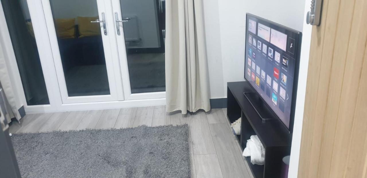 Homestay In Birmingham Sleeps 8 - Free Parking & Wifi Kültér fotó