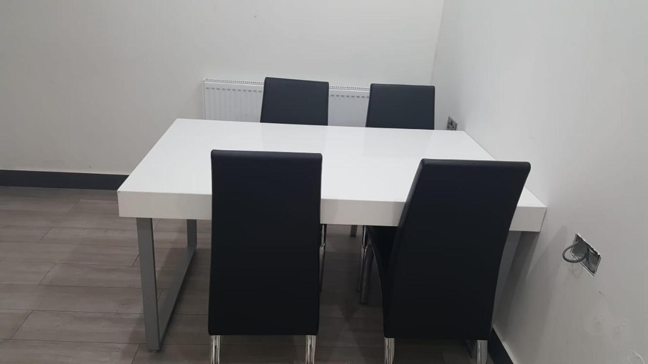 Homestay In Birmingham Sleeps 8 - Free Parking & Wifi Kültér fotó