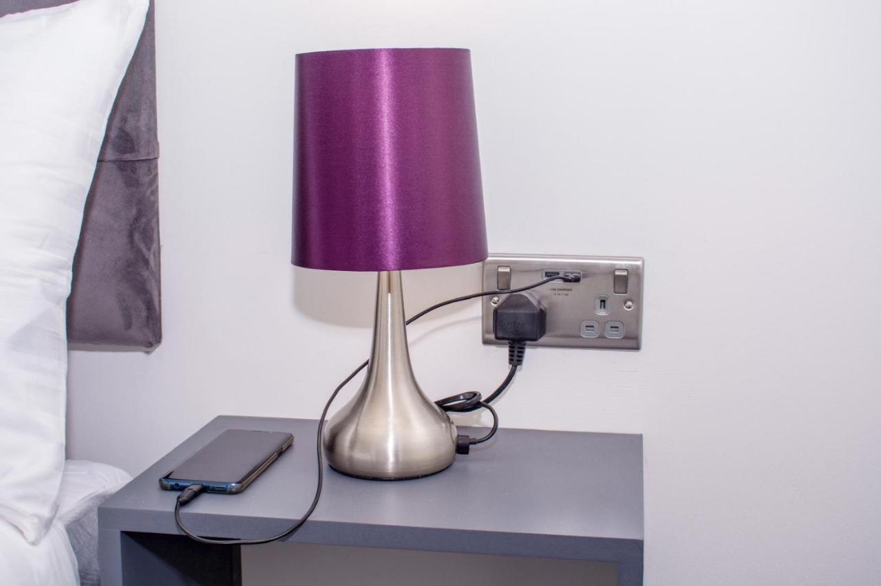 Homestay In Birmingham Sleeps 8 - Free Parking & Wifi Kültér fotó